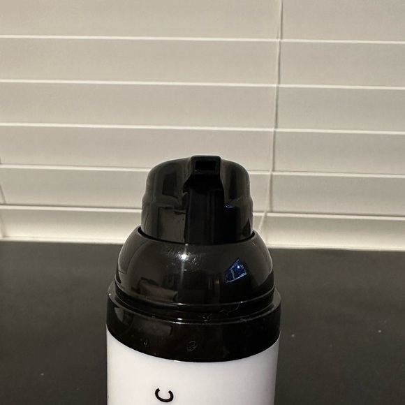 The inkey list 15% vitamin c and egf brightening serum - Picture 4 of 4